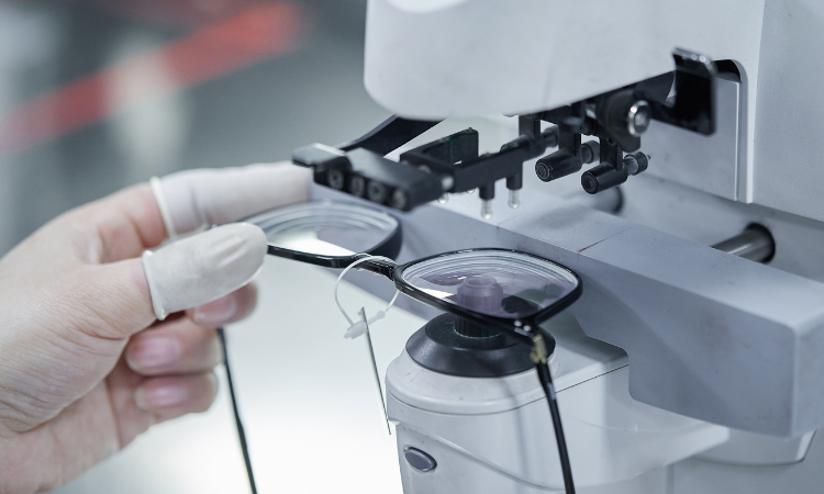 Naše značky skel CZ adrial a zeiss